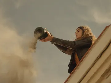 Julia se despide, para siempre, del amor de su vida en un triste adiós Julia se despide, para siempre, del amor de su vida en un triste adiós