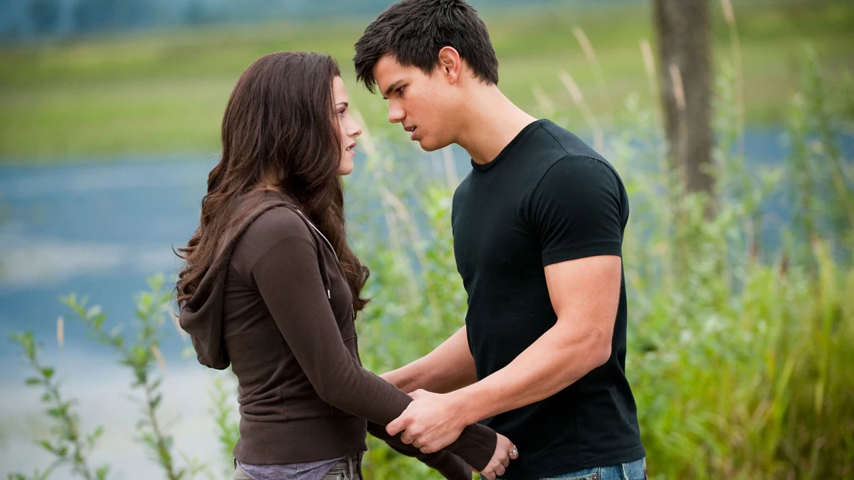 Kristen Stewart y Taylor Lautner como Bella y Jacob en 'Crepúsculo' Kristen Stewart y Taylor Lautner como Bella y Jacob en 'Crepúsculo'