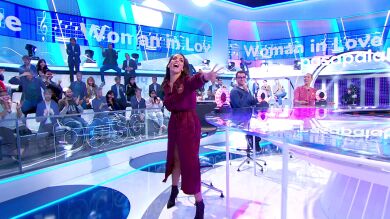 Ruth Lorenzo aprovecha el error de Xenia Tostado en ‘La Pista’ para cantar ‘Woman in love’: “Era tuya, tú me las has chivado”