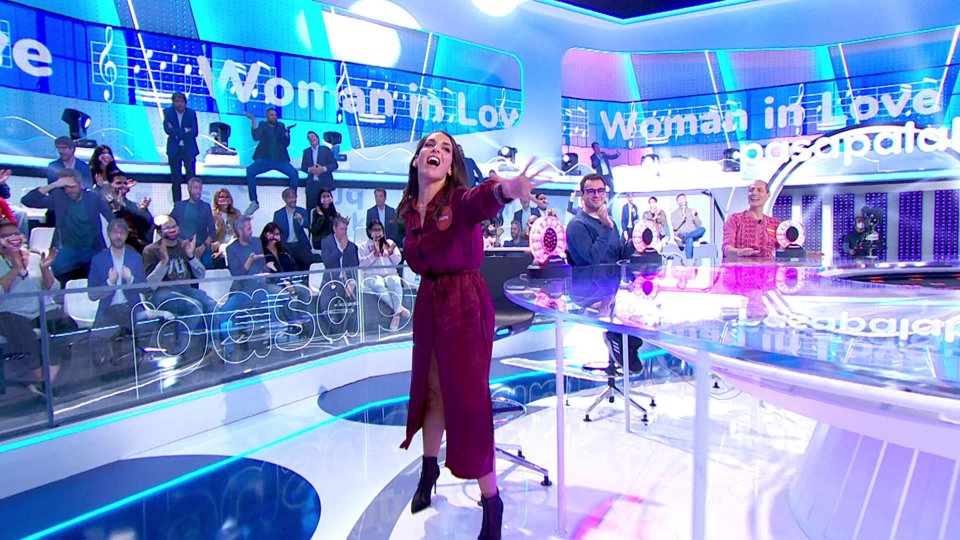 Ruth Lorenzo aprovecha el error de Xenia Tostado en &lsquo;La Pista&rsquo; para cantar &lsquo;Woman in love&rsquo;: &ldquo;Era tuya, t&uacute; me las has chivado&rdquo;