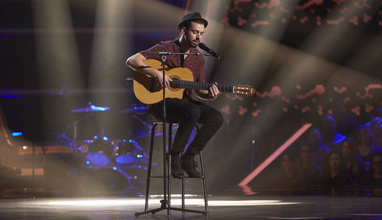 Cristian Segura, puro arte interpretando &lsquo;Flor de lis&rsquo; en las Audiciones a ciegas de &lsquo;La Voz&rsquo;