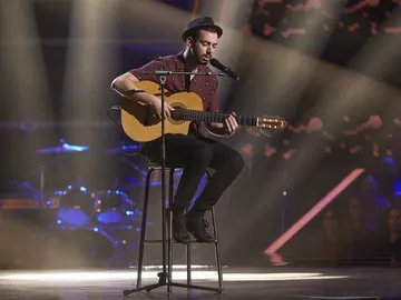 Cristian Segura, puro arte interpretando ‘Flor de lis’ en las Audiciones a ciegas de ‘La Voz’ Cristian Segura, puro arte interpretando ‘Flor de lis’ en las Audiciones a ciegas de ‘La Voz’