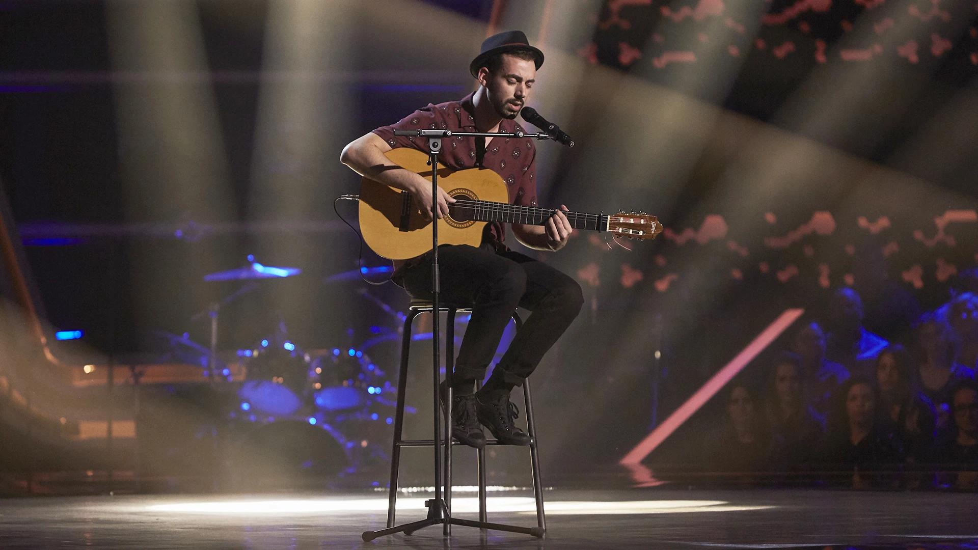 Cristian Segura, puro arte interpretando ‘Flor de lis’ en las Audiciones a ciegas de ‘La Voz’