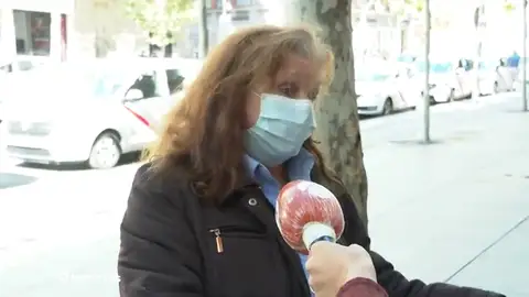 Incertidumbre y enfado entre los madrileños por los cambios de medidas ante las restricciones Incertidumbre y enfado entre los madrileños por los cambios de medidas ante las restricciones