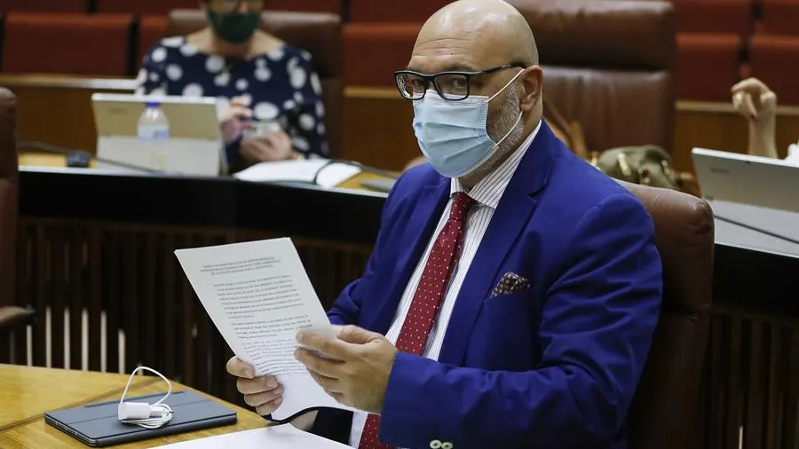 Vox detiene las negociaciones de los presupuestos en Andalucía tras el 'no' del PP a la moción de censura Vox detiene las negociaciones de los presupuestos en Andalucía tras el 'no' del PP a la moción de censura