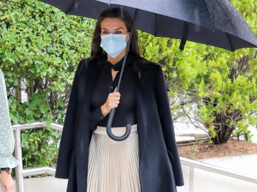 La reina Letizia a su llegada a los Premios de la Moda 