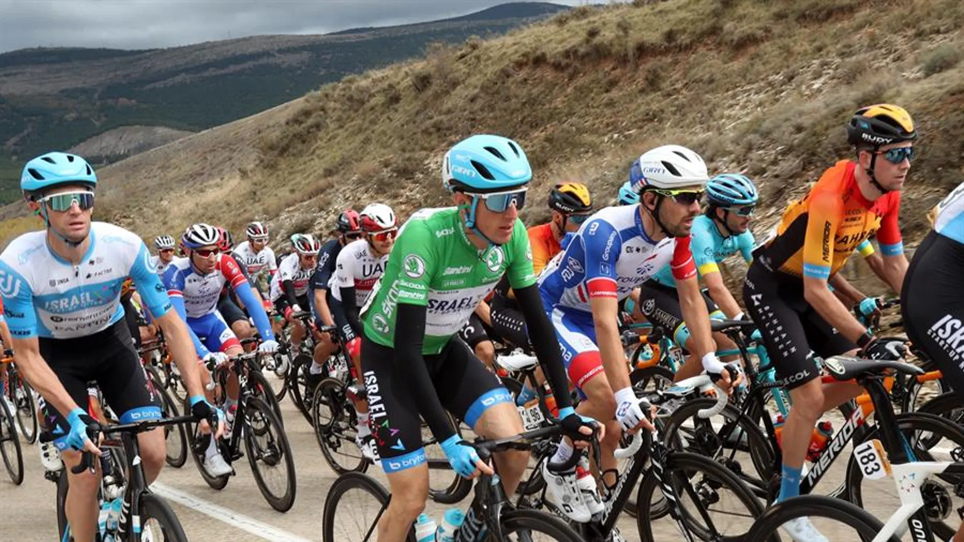 Dan Martin frustra a Carapaz y estrena la cima de Laguna Negra en la Vuelta a España; Roglic sigue líder Dan Martin frustra a Carapaz y estrena la cima de Laguna Negra en la Vuelta a España; Roglic sigue líder