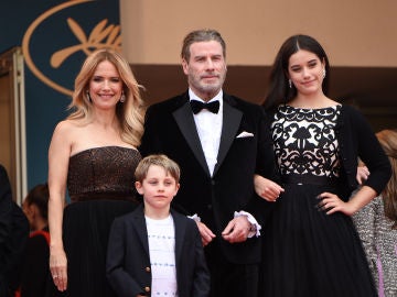 John Travolta con su mujer, Kelly Preston, y sus dos hijos Ella y Benjamin