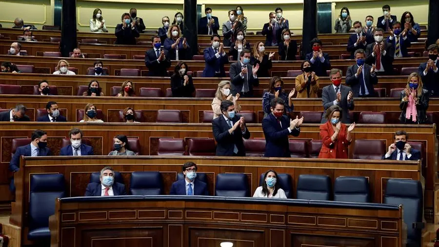 Los barones del PP muestran su apoyo unánime a Pablo Casado en su discurso en la moción de censura de Vox Los barones del PP muestran su apoyo unánime a Pablo Casado en su discurso en la moción de censura de Vox