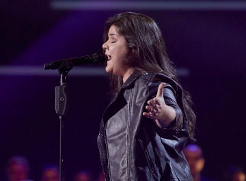 Rocío Acebedo canta 'Entre otros cien' en los Asaltos de 'La Voz'