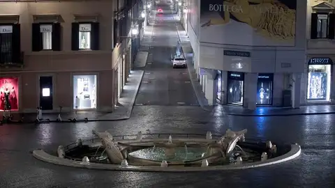 Italia cierra teatros y cines y limita el horario de bares y restaurantes hasta las 18:00h para luchar contra el coronavirus Italia cierra teatros y cines y limita el horario de bares y restaurantes hasta las 18:00h para luchar contra el coronavirus