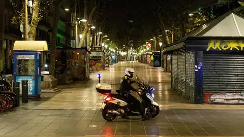 Cataluña estudia el confinamiento total los fines de semana para evitar la saturación de las UCIs por el coronavirus Cataluña estudia el confinamiento total los fines de semana para evitar la saturación de las UCIs por el coronavirus