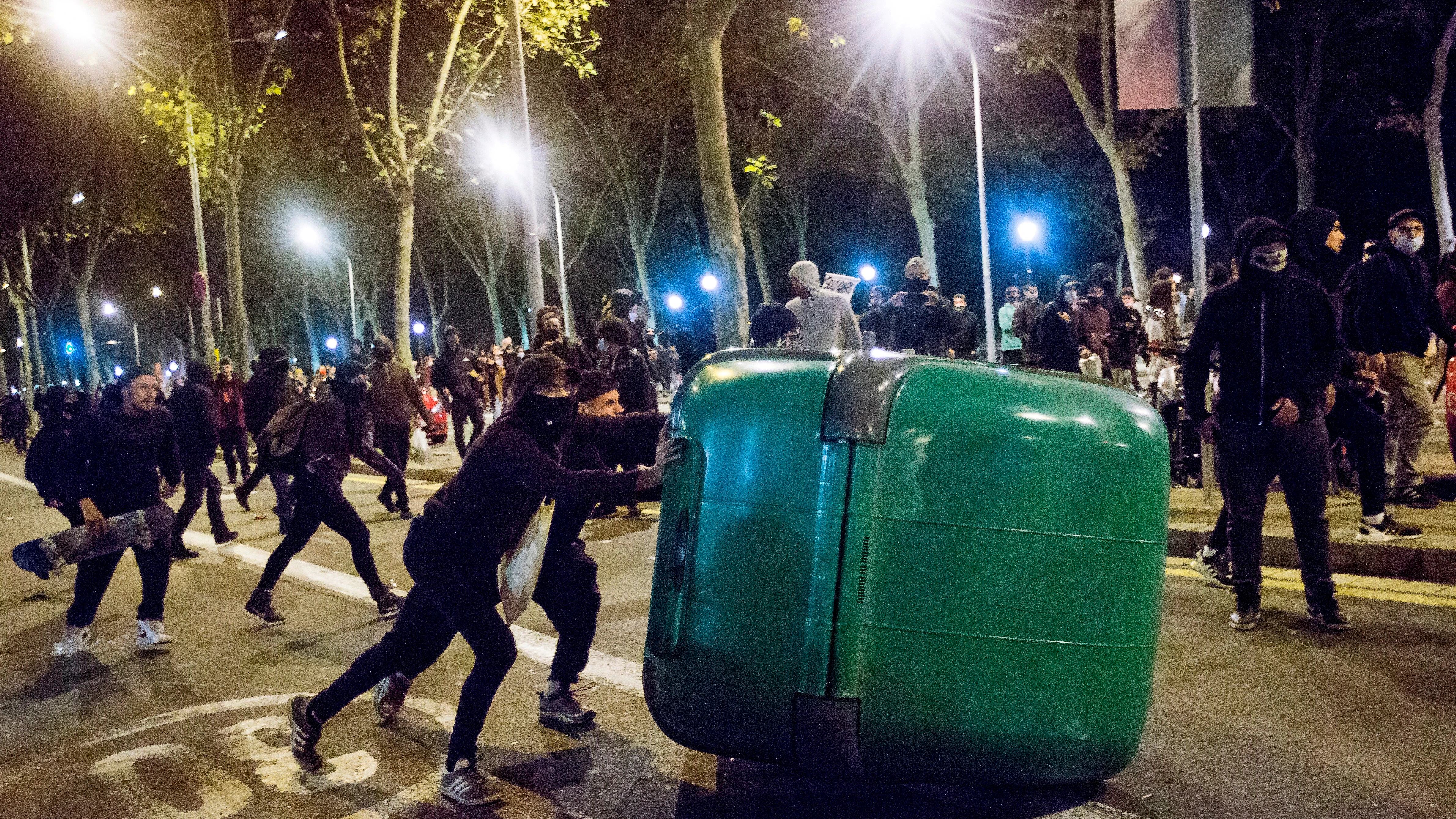 Manifestación contra el toque de queda en Barcelona Manifestación contra el toque de queda en Barcelona