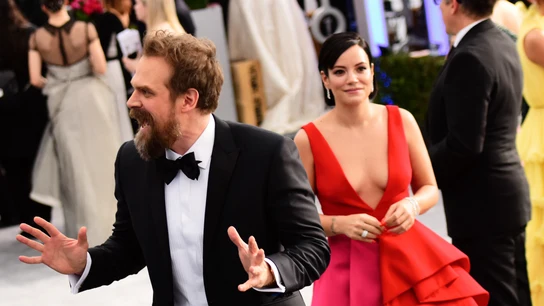 David Harbour y su mujer Lily Allen David Harbour y su mujer Lily Allen
