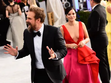 David Harbour y su mujer Lily Allen David Harbour y su mujer Lily Allen