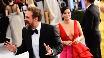 David Harbour y su mujer Lily Allen David Harbour y su mujer Lily Allen