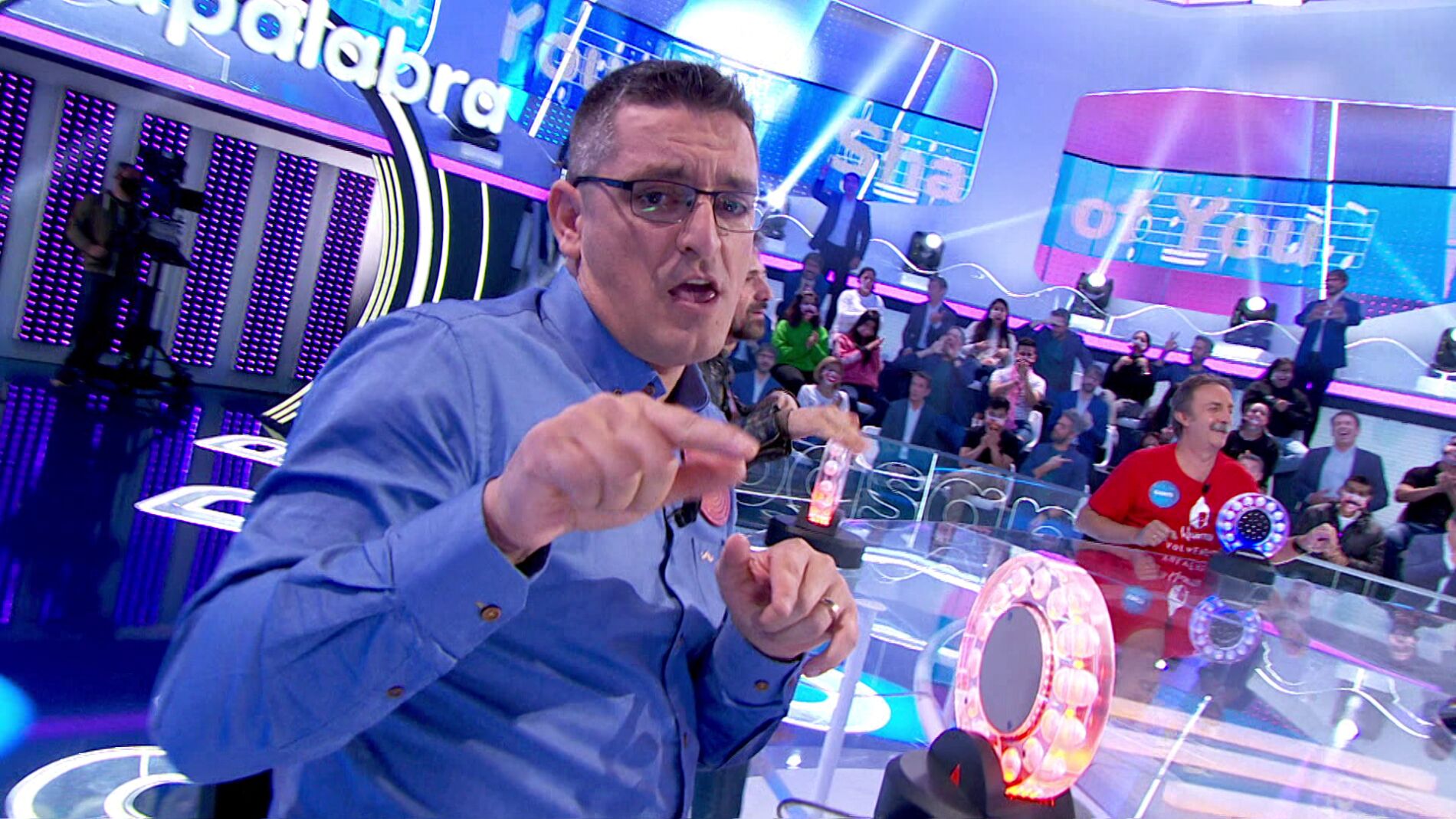 ¡Brutal! Luis revoluciona el plató de ‘Pasapalabra’ con una original versión de ‘Shape of you’