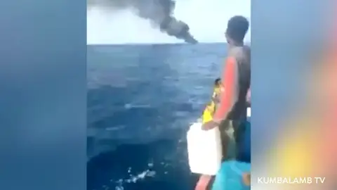 Buscan a decenas de jóvenes desaparecidos en alta mar tras una explosión en una patera rumbo a Canarias Buscan a decenas de jóvenes desaparecidos en alta mar tras una explosión en una patera rumbo a Canarias