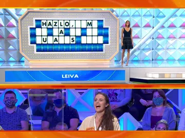 Leiva se ‘cuela’ en el plató de ‘La ruleta de la suerte’ con una de sus canciones de más éxito Leiva se ‘cuela’ en el plató de ‘La ruleta de la suerte’ con una de sus canciones de más éxito