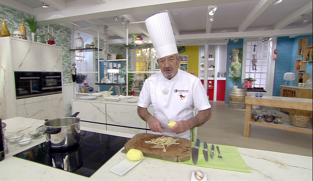 ¿Buscas recetas de comida ligera, rápida y barata para la cena? Karlos Arguiñano te propone varias ¿Buscas recetas de comida ligera, rápida y barata para la cena? Karlos Arguiñano te propone varias