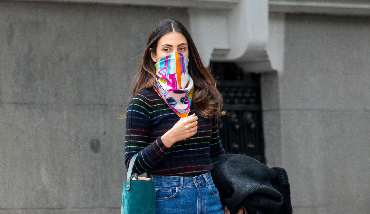 El colorido look con el que Sassa de Osma ha vuelto al trabajo