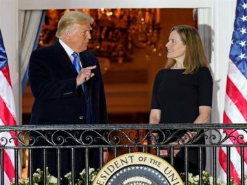 Donald Trump y Amy Barret Donald Trump y Amy Barret