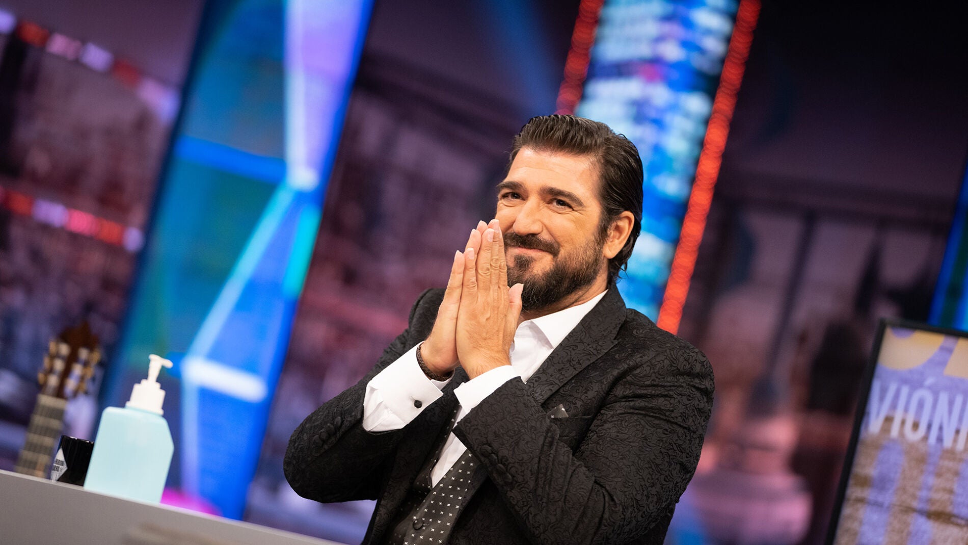 El tierno mensaje de Antonio Orozco a Eva Gonz&aacute;lez agradeci&eacute;ndole su participaci&oacute;n en el videoclip de su nuevo single: "Fue una delicia y una entrega total"