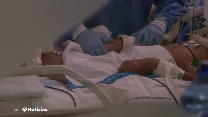 Preocupación por la situación de los hospitales donde ya hay pacientes en los pasillos de urgencias Preocupación por la situación de los hospitales donde ya hay pacientes en los pasillos de urgencias