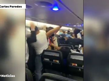 NUEVA PELEA AVIÓN