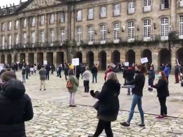 La hostelería de la comarca de Compostela sale a las calles a protestar por su situación ante el coronavirus
