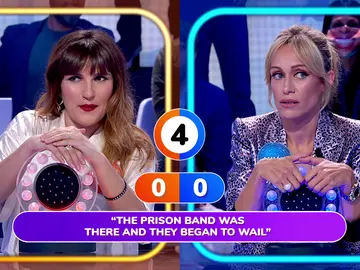 Inglés asturiano VS. inglés manchego: el surrealista duelo entre Luján Argüelles y Rozalén en ‘La Pista’ Inglés asturiano VS. inglés manchego: el surrealista duelo entre Luján Argüelles y Rozalén en ‘La Pista’