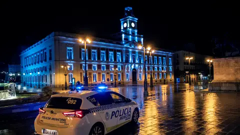 La Puerta del Sol durante el toque de queda La Puerta del Sol durante el toque de queda