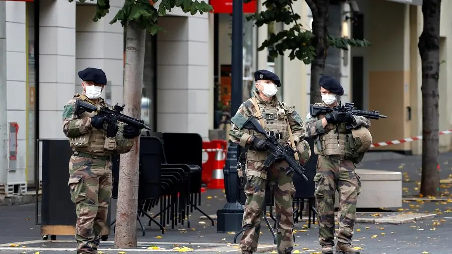 Militares