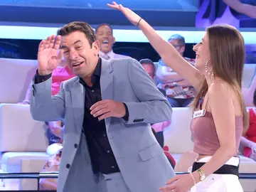 Arturo Valls, ofendido por una concursante de '¡Ahora caigo!': "Nadie se lleva chasco, ¡has sido tú!" Arturo Valls, ofendido por una concursante de '¡Ahora caigo!': "Nadie se lleva chasco, ¡has sido tú!"