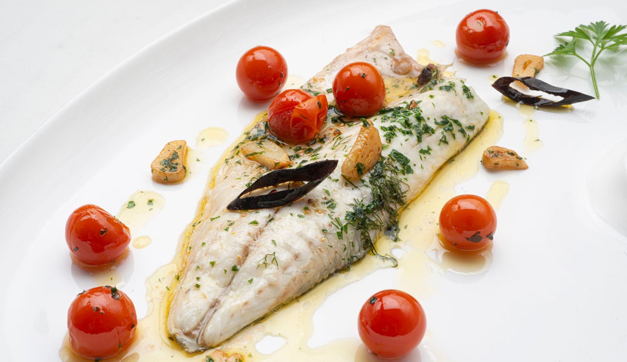 La receta de lubina a la marinera de Karlos Arguiñano: un plato digno de restaurante, elaborado en 5 minutos La receta de lubina a la marinera de Karlos Arguiñano: un plato digno de restaurante, elaborado en 5 minutos