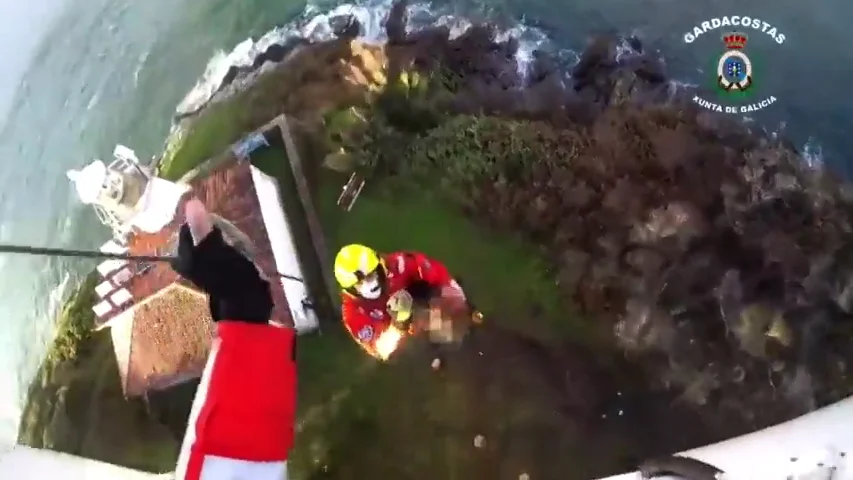 Rescate 'in extremis' a un hombre con m&uacute;ltiples heridas en Cedeira, en A Coru&ntilde;a 