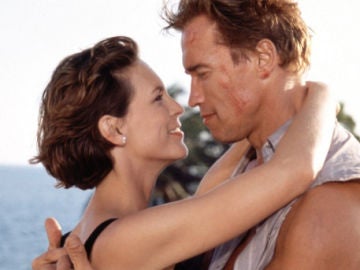 Arnold Schwarzenegger y Jamie Lee Curtis en 'Mentiras Arriesgadas'