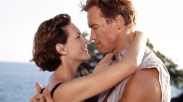Arnold Schwarzenegger y Jamie Lee Curtis en 'Mentiras Arriesgadas'