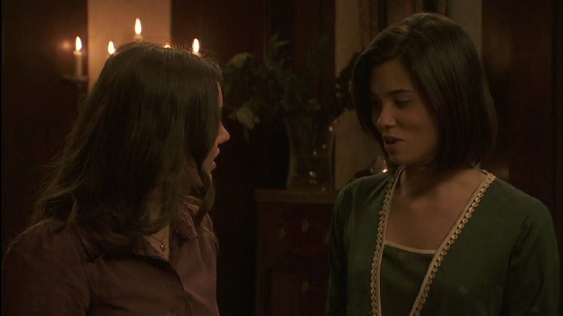 Conrado le pide matrimonio a Aurora