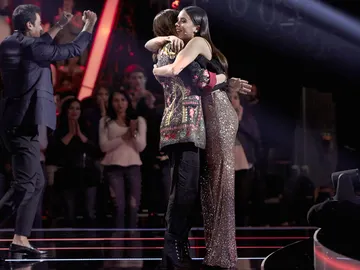Laura Pausini roba a Pilar Bogado en los Asaltos de 'La Voz' tras ganar el pulso contra Alejandro Sanz Laura Pausini roba a Pilar Bogado en los Asaltos de 'La Voz' tras ganar el pulso contra Alejandro Sanz