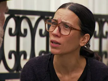 El vidente renuncia a ayudar a Manolita y le da una última pista para continuar su propia investigación El vidente renuncia a ayudar a Manolita y le da una última pista para continuar su propia investigación