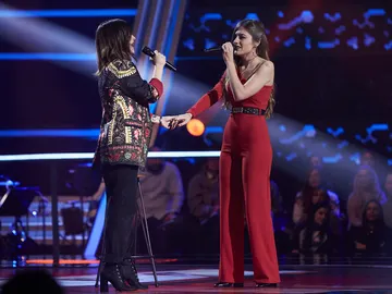 Laura Pausini y Cristina Montoya enamoran cantando juntas 'Nadie ha dicho' en los Asaltos de 'La Voz' Laura Pausini y Cristina Montoya enamoran cantando juntas 'Nadie ha dicho' en los Asaltos de 'La Voz'