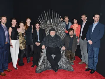 El reparto de 'Juego de Tronos' con George R.R. Martin El reparto de 'Juego de Tronos' con George R.R. Martin