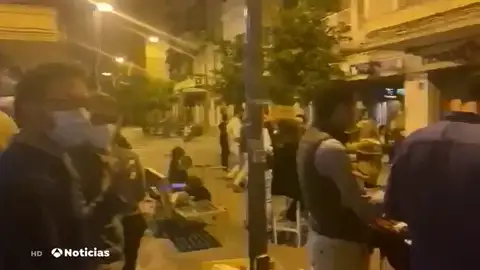 Un médico muestra su indignación ante la falta de conciencia social por el coronavirus: "Estamos en una fase muy crítica" Un médico muestra su indignación ante la falta de conciencia social por el coronavirus: "Estamos en una fase muy crítica"