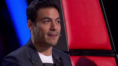 Una talent luce el color que simboliza México en 'La Voz' al interpretar un tema que rinde homenaje al Día de los Muertos