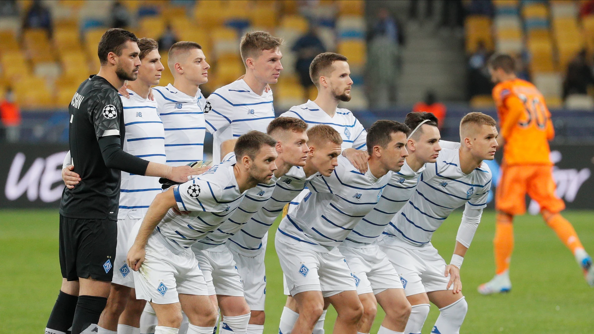 La plantilla del Dinamo de Kiev antes de un partido La plantilla del Dinamo de Kiev antes de un partido