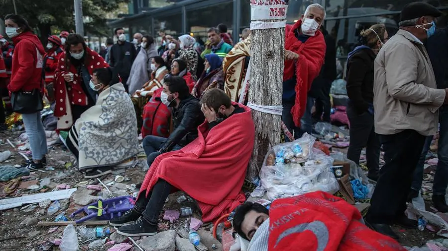 Víctimas del terremoto en Turquía. Víctimas del terremoto en Turquía.