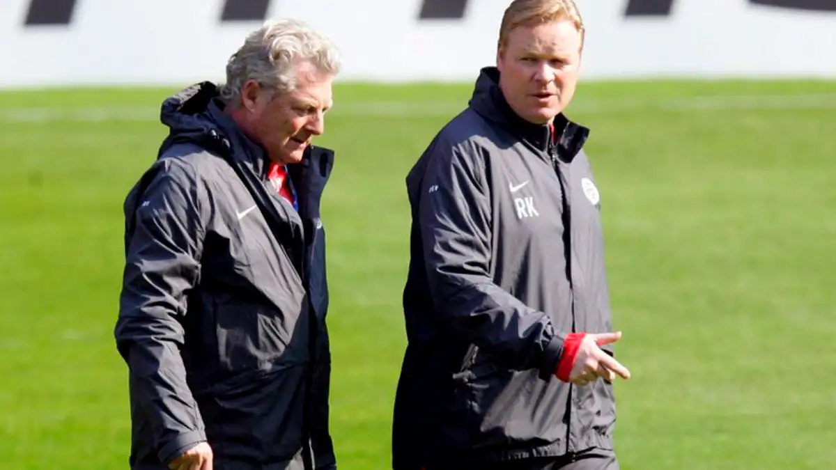 Toni Bruins Slot junto a Koeman