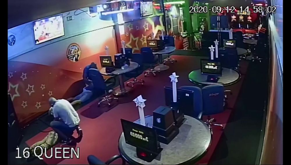 El vídeo con la rápida detención 'in fraganti' de cuatro atracadores en Tenerife