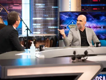 El importante debate de Pablo Motos y Luis Tosar sobre el uso de la mascarilla: "Nadie tiene derecho a decidir por los demás" El importante debate de Pablo Motos y Luis Tosar sobre el uso de la mascarilla: "Nadie tiene derecho a decidir por los demás"